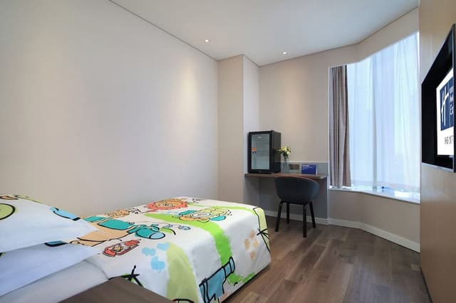 Standard Room, 1 King Bed (With 1 Kids Bed)
