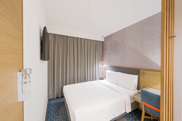 Standard Room, 1 Queen Bed, Accessible