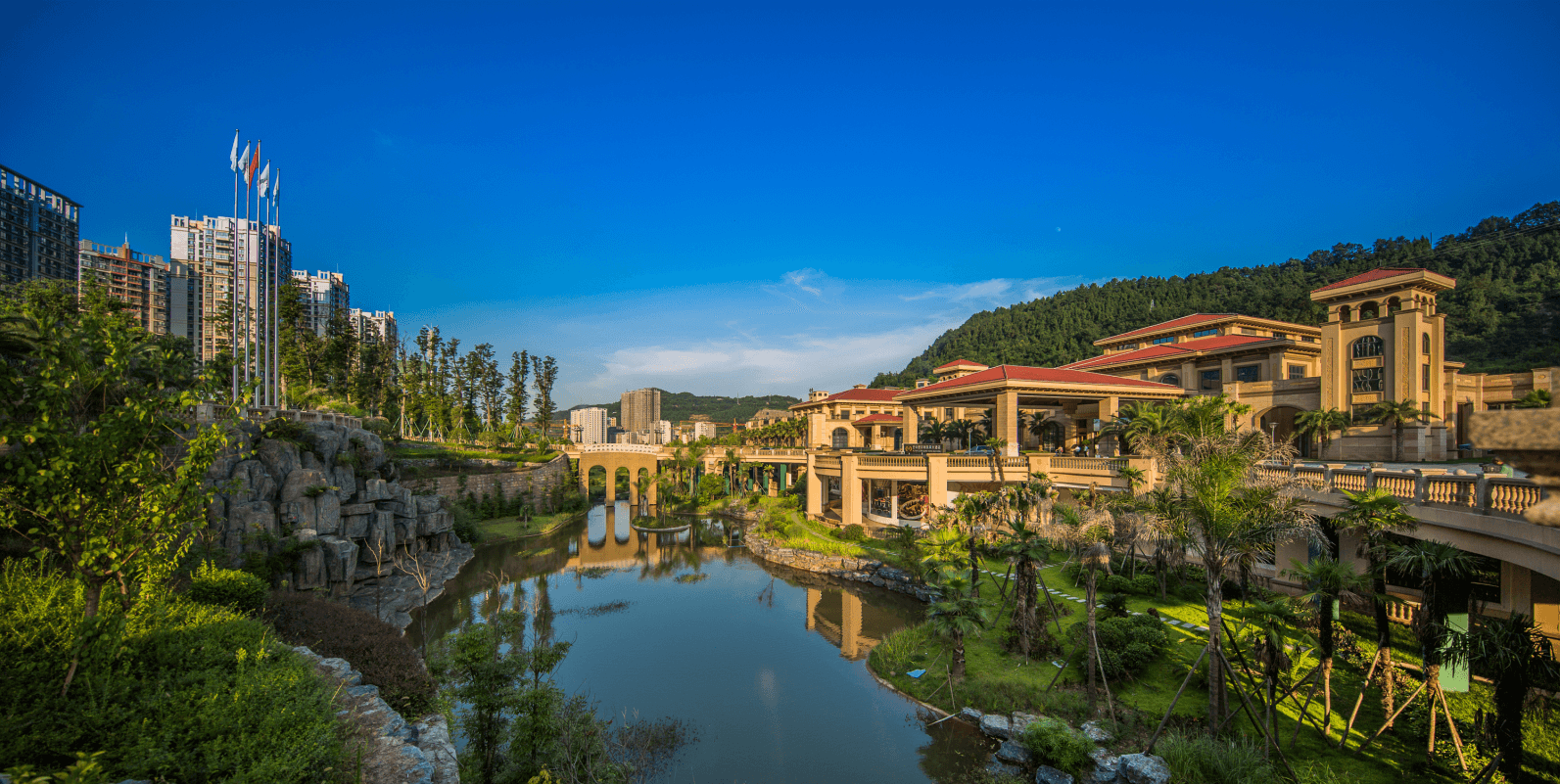Felton Grand Hotel Bazhong