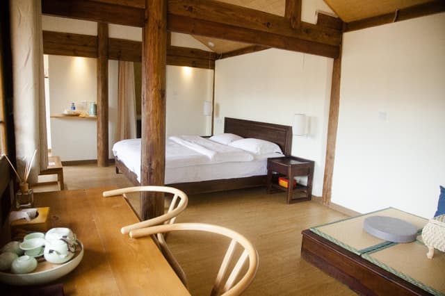 King Bed Suite
