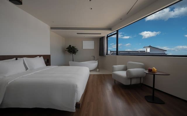 Superior Double Room, 1 King Bed, Private Bathroom