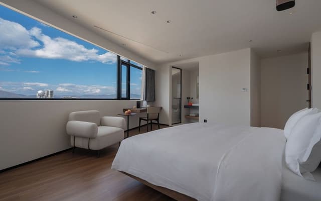 Superior Double Room, 1 King Bed, Private Bathroom