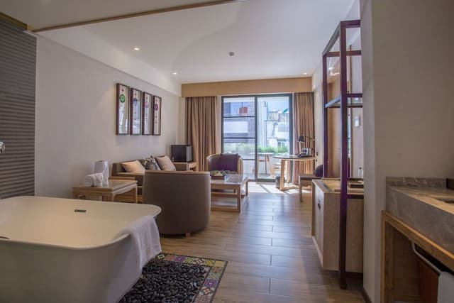Deluxe Room, 1 King Bed