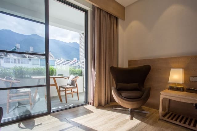 Premium Suite (A)