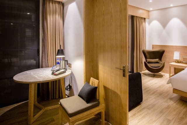 Premium Suite (A)