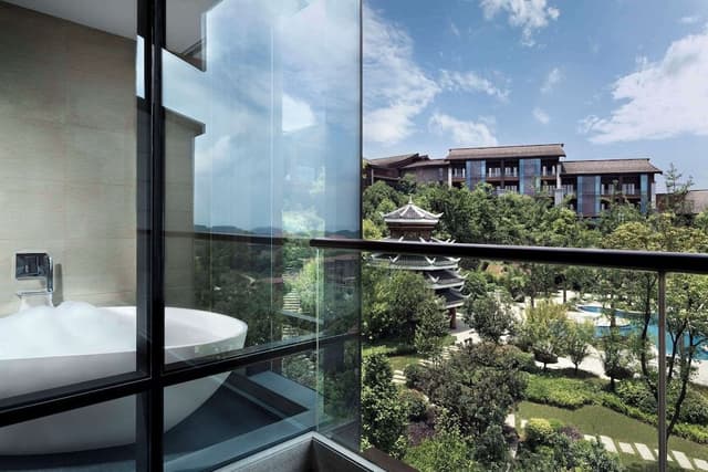 Deluxe Garden View King Room