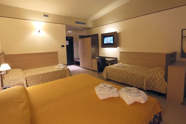 Triple Room