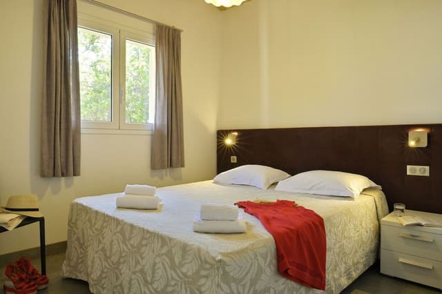 Luxury Villa, 2 Bedrooms, Pool Access, Sea View