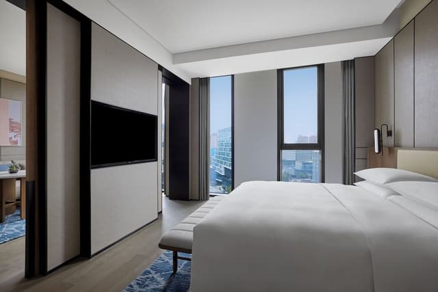 Junior Suite, 1 King Bed
