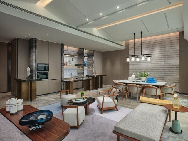 Suite, 1 Bedroom (Dining Meeting Area)