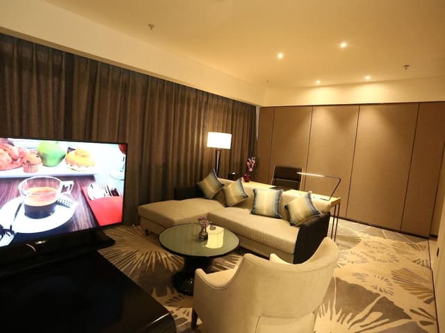 Deluxe Suite, 1 King Bed