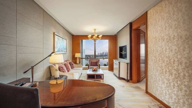 Suite, 1 Bedroom, Lake View