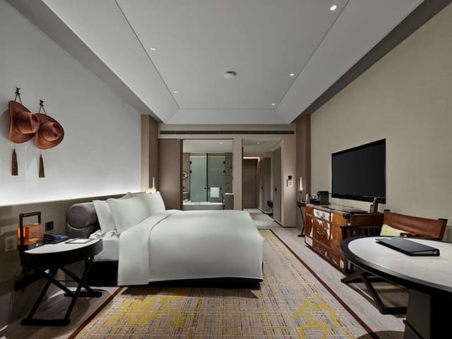 KING EXECUTIVE ROOM