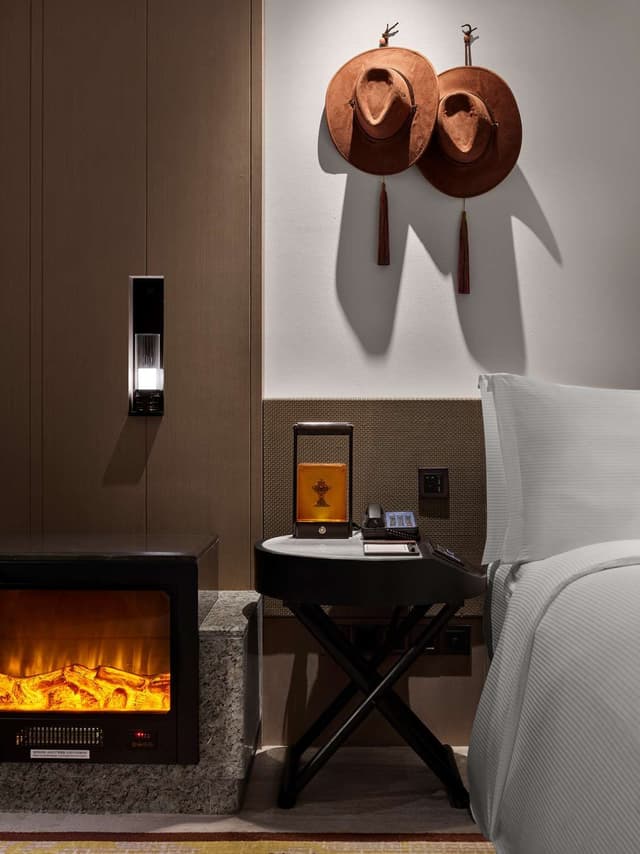 KING EXECUTIVE ROOM