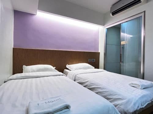 Standard Twin Room - Non-Smoking