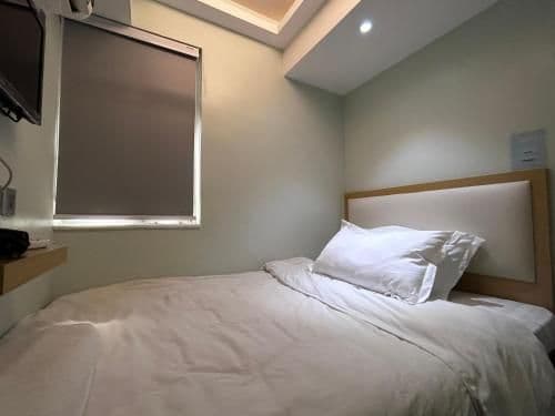 Single Room with Private Bathroom