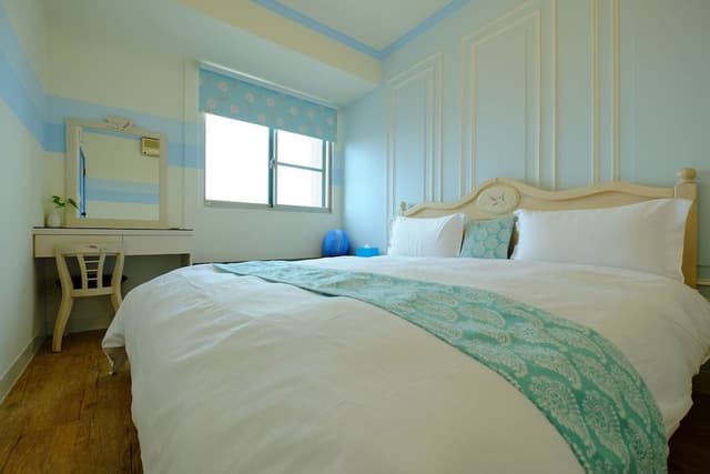 Family Room, 2 Bedrooms, City View