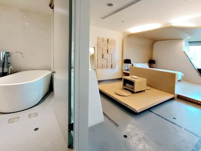 Deluxe Double Room, City View