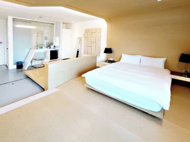 Deluxe Double Room, City View