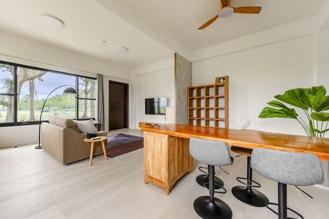 Family Room with Garden View