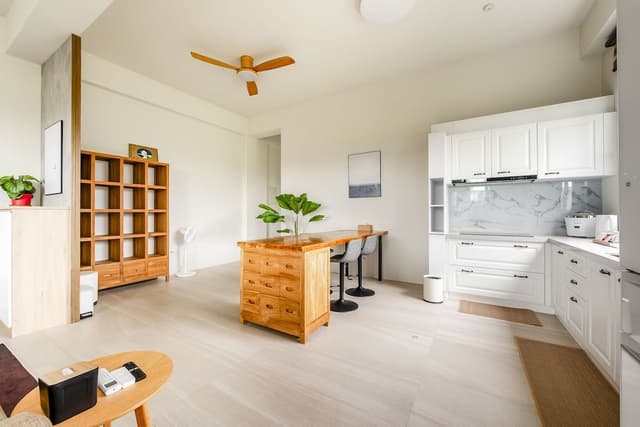 Family Room with Garden View