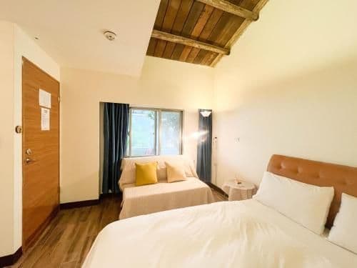 Double Room with Bathtub