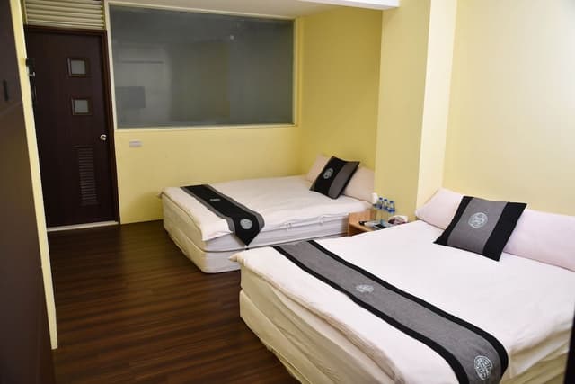 Standard Quadruple Room (without window)