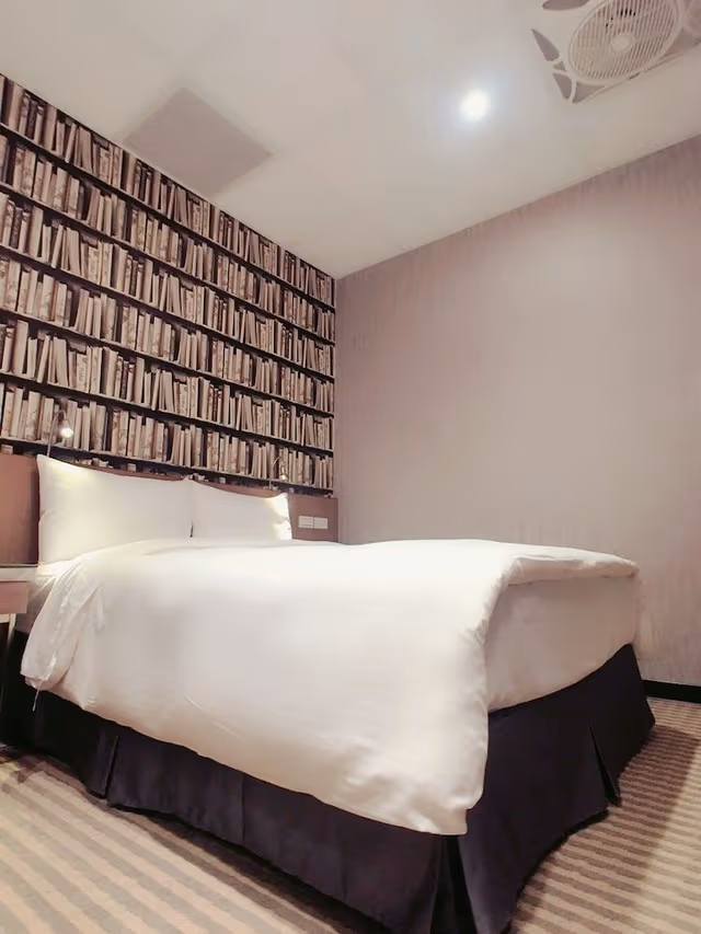 Standard Double Room (No Window)