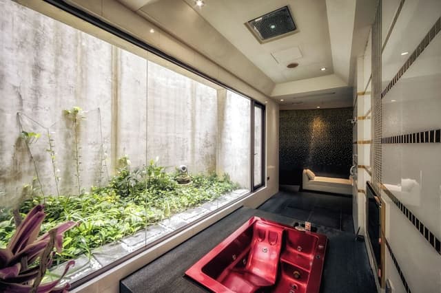 Business Quadruple Room