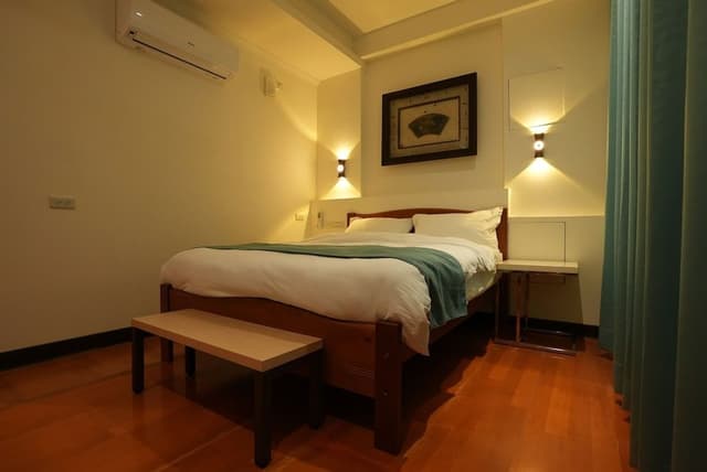 Economy Double Room (Shared Bathroom)