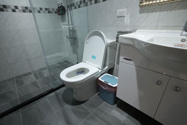 Economy Double Room (Shared Bathroom)