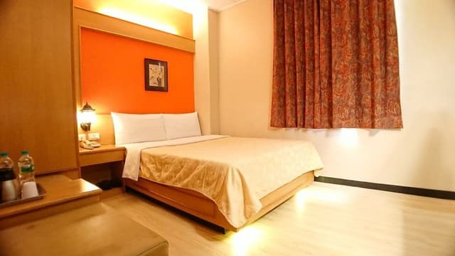 Business Double Room (1)