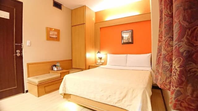 Business Double Room (1)