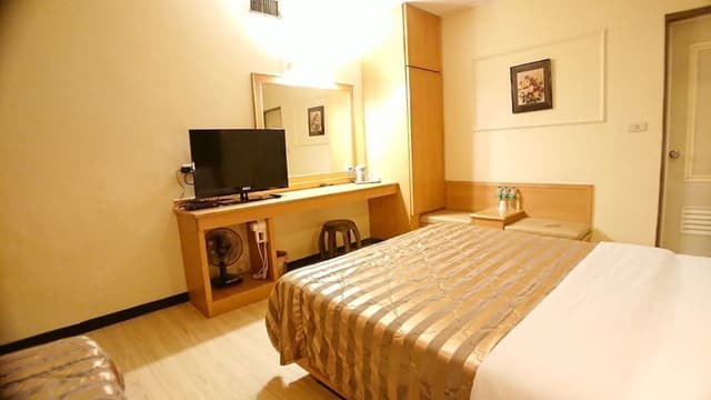Business Double Room (1)