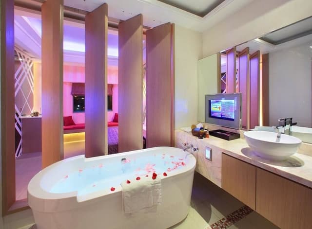 Elite Suite