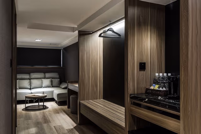 Deluxe Family Room