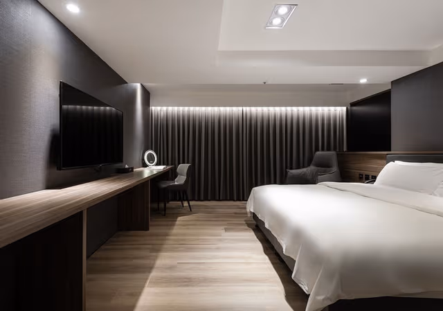 Deluxe Queen Room