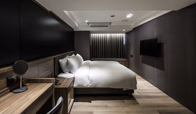 Deluxe Queen Room