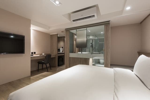 Queen Room