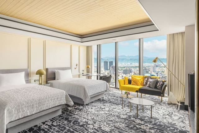 Premier Penthouse, 2 Double Beds, City View
