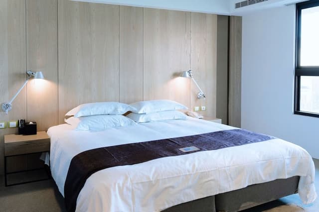 Standard Room, 1 King Bed