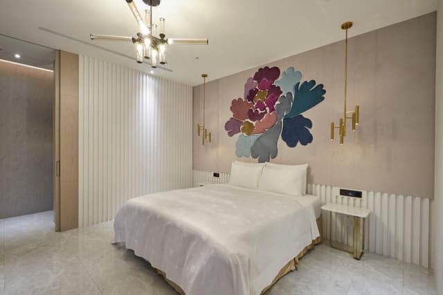 Standard Queen Room - Check-In After 8:00 PM