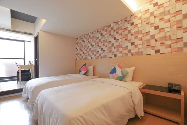 Standard Twin Room with Balcony
