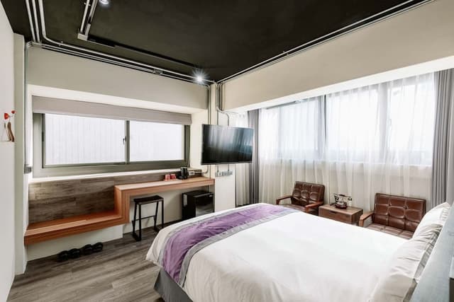 Deluxe Double Room with Bathtub