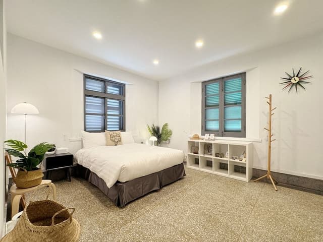 Sunset Double Room with Shared Bathroom