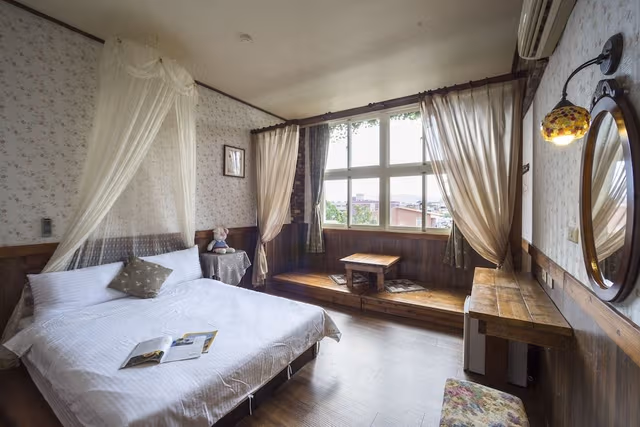 Double Room (Romantic)
