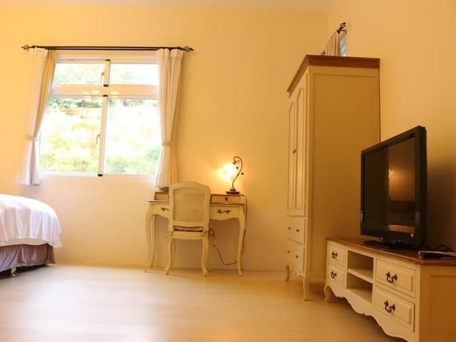 Classic Double Room (202)