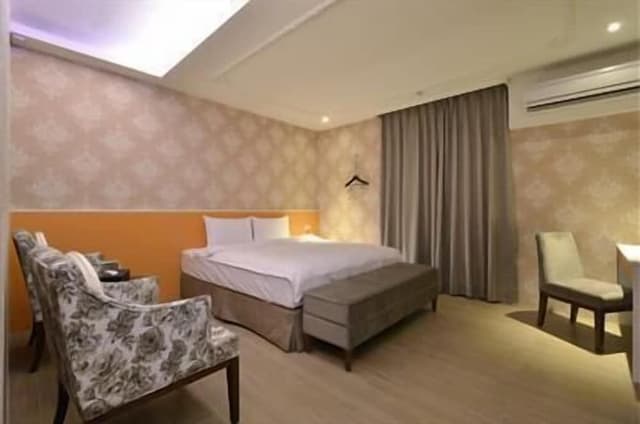 Standard Double Room, Bathtub, Mountain View