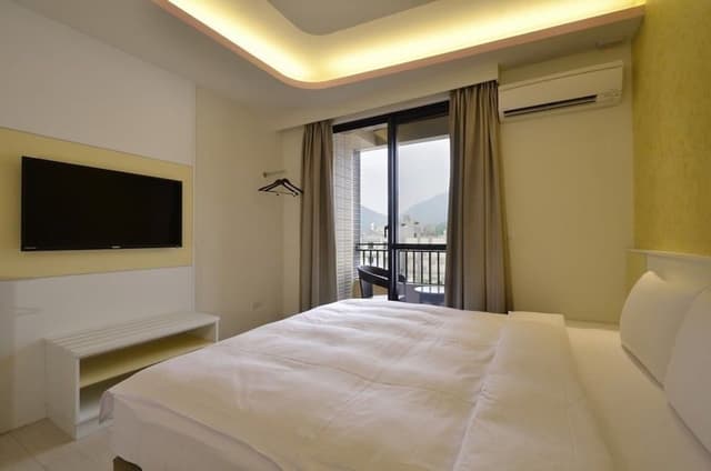 Standard Double Room, Bathtub, Mountain View