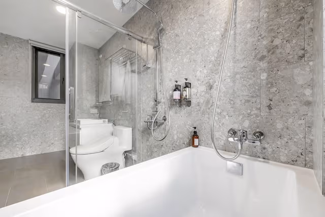 Deluxe Double Room with Bathtub